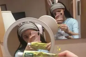 欧阳娜娜在用\"万能级\"乳膏，药店就有，全维生素毛孔痘印全消失图片