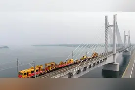 中国这条不载客的铁路：比客运还赚钱，网友称其为“运钞机”图片