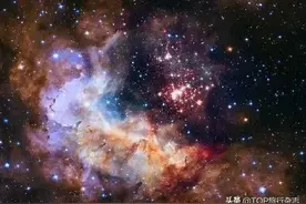 你生日那天的宇宙是什么样子？30年来，哈勃望远镜记录下了每一天宇宙奇观，原来易烊千玺的生日星云图是这样图片