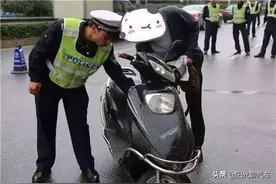 电动车实施“一取消两不许”，车主不淡定了，没钱的咋出门？图片