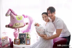 杨怡晒女儿正面照睡相呆萌，因出生时体重偏轻起名“小珍珠”图片