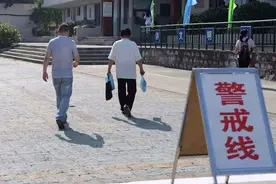 “数学0分语文0分，这不可能！”85岁考生为何高考成绩这么差图片