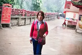 一天徒步了15公里，55岁大妈的四川青城山大环线之旅图片