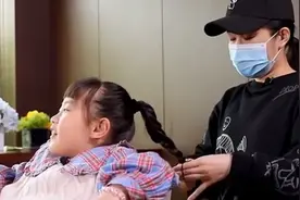 白鸽小品内涵刘亮家暴？带女儿上《欢乐喜剧人》，是真人真事改编图片