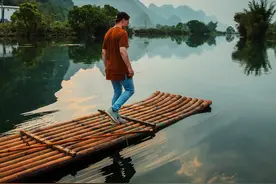 《瓦尔登湖》：幸福的人应永远生活在此刻，而不是“等有钱以后”图片