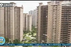 栏杆摇晃、地面积水、雨水进门……如此连廊让业主直摇头图片