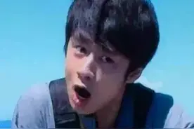 开心一刻｜我就是上课玩手机界的一股清流图片