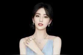 中国娱乐圈能歌善舞的女星，最出色的不是迪丽热巴，而是她图片