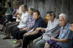 父母八旬还健在未必是好事？过来人现身说法太扎心，网友：很真实图片