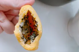 玉米面也能做炸糕，粗粮细做有营养，不开裂，外酥里软比油条还香图片