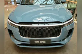 实拍2021款理想ONE，六座舒适性有提升，油箱变大续航达890km图片