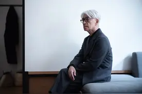 一起走进“酷老头”坂本龙一的家，还曾在家亲眼目睹9·11事故图片