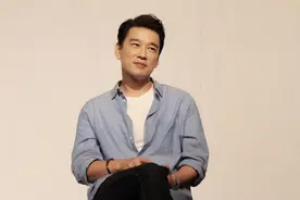 舅舅王耀庆的爱情！青梅竹马到30年零绯闻，他说有事没事先道歉图片