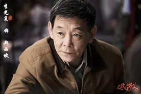 玩金条长大,住北京3环四合院,儿子年收上亿,74岁的他却还在演戏图片