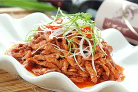 经典京酱肉丝的家常做法，调汁是关键，色泽鲜亮，酱香浓郁图片
