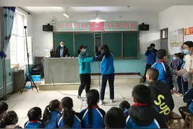 省科技馆赴多巴二小开展“馆校合作” 科普进校园活动图片