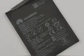 华为实施新规，部分机型可以以99元换购电池，全新原装产品图片