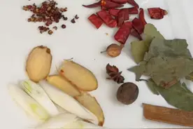 家常五香卤猪肘，家传配方，香味浓郁，软烂入味，待客也特别有面图片