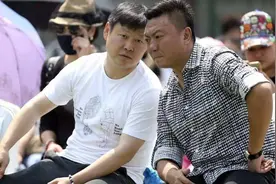 新赛季中甲教练官员大佬：魏群姚夏人气依然旺 李毅谢晖当面PK图片