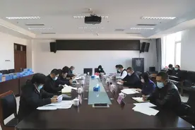 扛起管党治党政治责任 推动全面从严治党向基层延伸图片