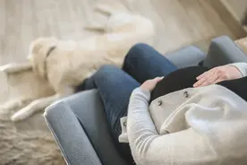 孕妇腿抽筋就是缺钙？缺钙信号分清楚，别盲目补钙影响胎儿发育图片
