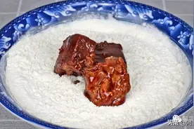 面粉里加3块豆腐乳，教你从没吃过的做法，太香了，闻着都流口水图片