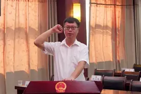 双“80后”，主政这个县图片