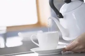 老外不喝的开水中，藏着中国的文化密码图片