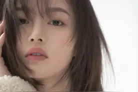 头像 | 我曾把完整的镜子打碎，夜晚的枕头都是眼泪图片