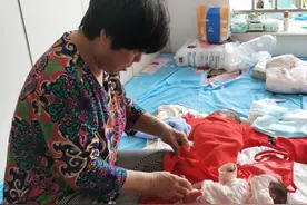“58岁烟台妈妈生下双胞胎”背后：失独妈妈的劫后余“生”，新的考验刚刚开始，为孩子努力活着图片