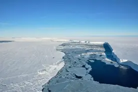 南极冰架崩塌后，打开了与世隔绝的“外星世界”，科学家奉命前往图片