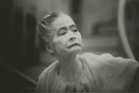 日本烟花女子站街60年，74岁仍一直拉客，却备受人们尊重图片