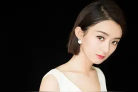 32岁赵丽颖碰上31岁杨颖，同台后笑靥如花，一个大气一个知性图片