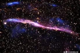 科学家观测到宇宙中最可怕的超新星爆发，有5700亿颗太阳那么明亮图片