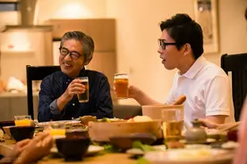 轮到你敬酒时，别傻傻地呆着，记住3个公式，让别人刮目相看图片