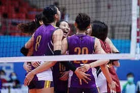 四冠王！天津女排3-1击败江苏，时隔8年摘金，李盈莹完胜张常宁图片