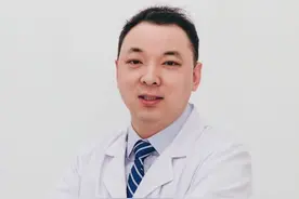 武汉隐形矫正：「虎牙异位+个别牙反颌」图片