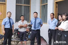 灌阳县人民检察院党支部与西山瑶族乡鹰嘴村党支部联合开展主题党日活动图片