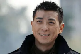 有种“低调”叫保剑锋，隐藏了10年的媳妇，竟是我们的童年女神图片