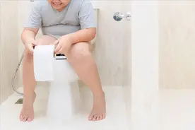 为什么美国的厕所，马桶前会有一个缺口？方便了男性还是女性？图片