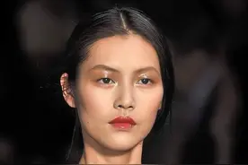判定你是“易老脸”还是“抗老脸”，只看这几点就懂，中1个就是图片