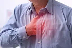 右胸上方隐隐作痛，是肺结节恶化了？提醒：或许可能是这6种情况图片