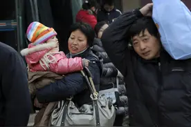 “工地夫妻”住在建筑工地会很尴尬吗？真实情况如何？图片