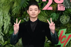 陈露深爱九年被无情抛弃，初恋男友依然痴痴等她图片