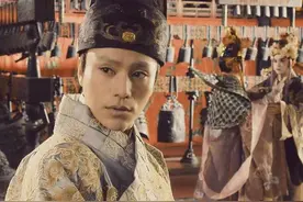 太监总管为何老拿一个拂尘，除身份象征外，主要为了“方便”皇上图片