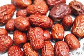 硫磺熏过的红枣和正常红枣有啥区别？摊主：认清2点，别乱买了图片
