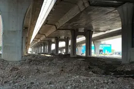 杨泗港快速通道烽火路上下桥匝道进展顺利！（#武汉白沙洲）图片