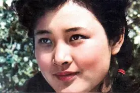 57岁陈冲一家近照，两女儿颜值比她还高，老公相貌一言难尽图片