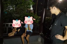 被摄像头监控写作业，杭州两男童纸条留言后离家：不见，亦勿念图片