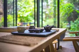 自从家中建立了茶室，放上了一套胆机音响，才像是中年人的生活图片